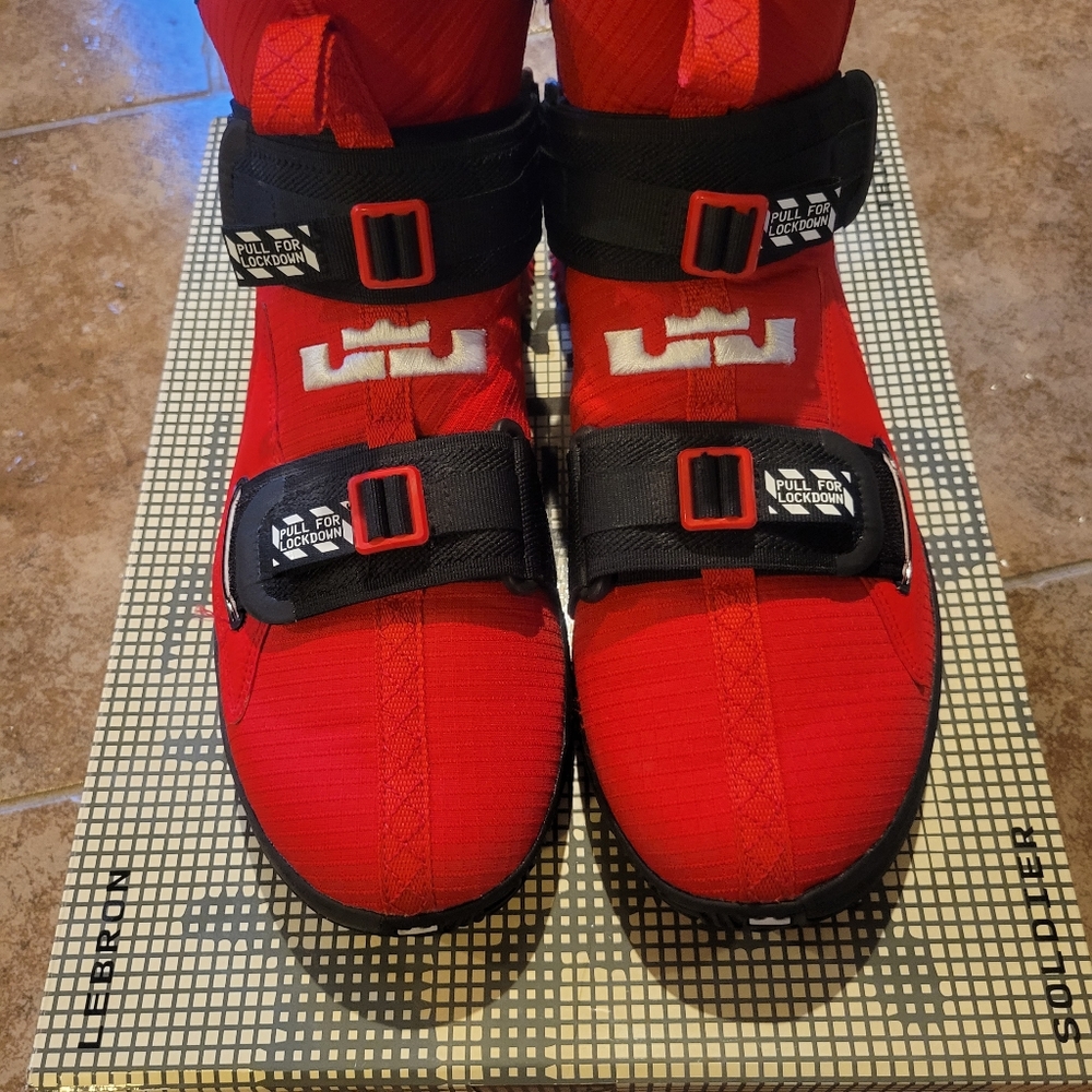 LeBrons Soldiers XIII Basketball Shoes
